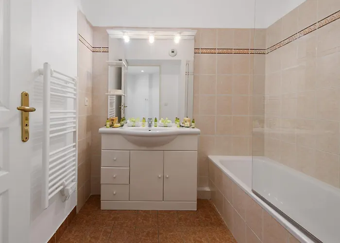 Melanie - Agreable 3 Pieces - Centre - Parking Appartement Menton