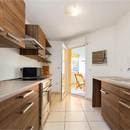 Beau 3 P. Parfaitement Situé Et Place De Parking à Disposition * Mentone