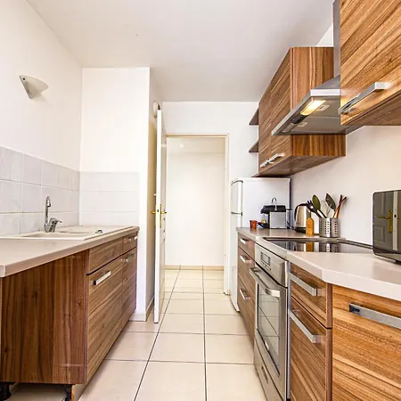 Beau 3 P. Parfaitement Situé Et Place De Parking à Disposition