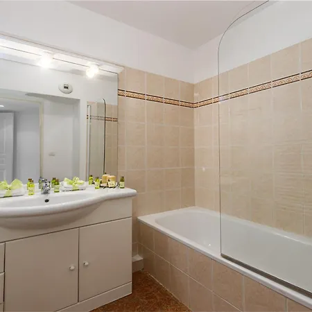 Melanie - Agreable 3 Pieces - Centre - Parking Μεντόν