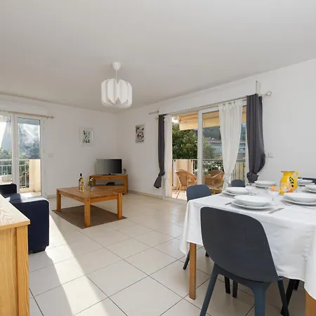 Beau 3 P. Parfaitement Situé Et Place De Parking à Disposition Appartamento *