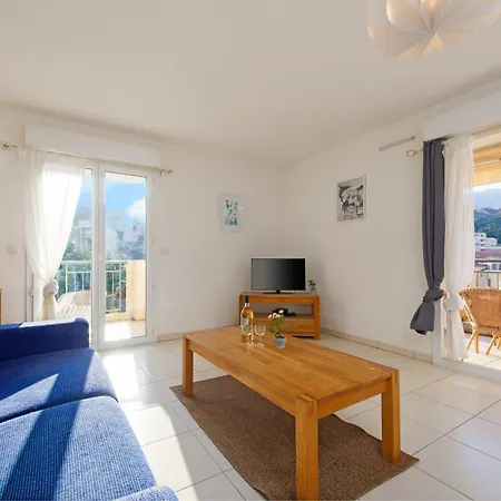 Beau 3 P. Parfaitement Situé Et Place De Parking à Disposition