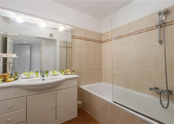 Melanie - Agreable 3 Pieces - Centre - Parking Menton